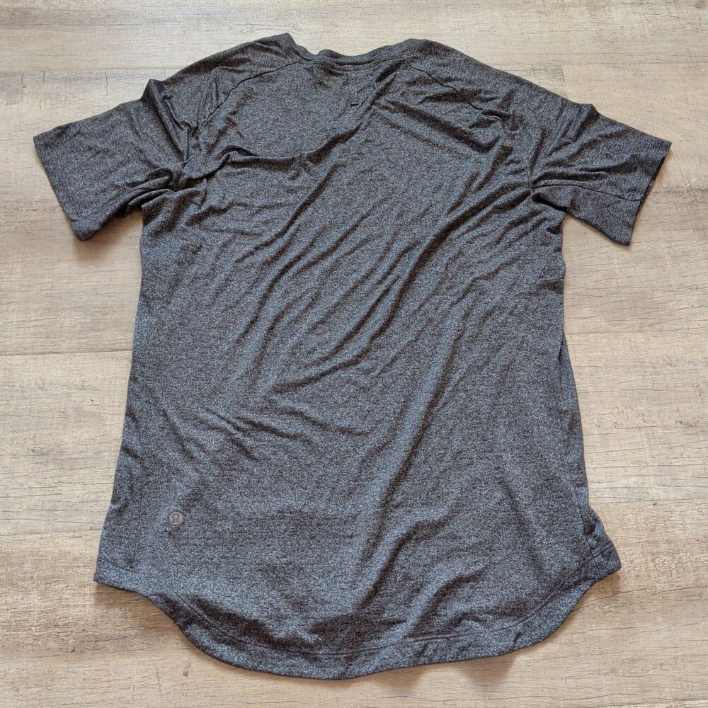 Lululemon Metal Vent Tech Short Sleeve Shirt Mens M Gray Athletic Workout Top